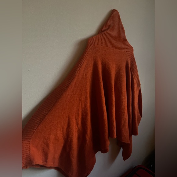 Lou & grey poncho sweater - Picture 2 of 3